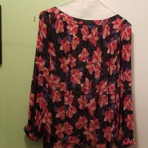 Womens sizes M and MP shirts